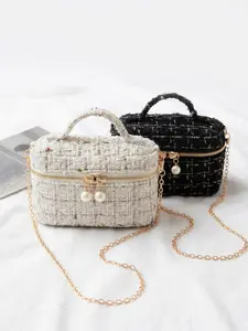 Women's Mini makeup bag,Striped Pattern, Box-Style Small Makeup Pouch. A Cute, Compact, and Stylish Crossbody Bag that Doubles as a Wallet or Handbag. Features a Metal Chain Strap. Ideal for Home Use, Travel, Vacations, and Campus Life. A Bedroom Essentia