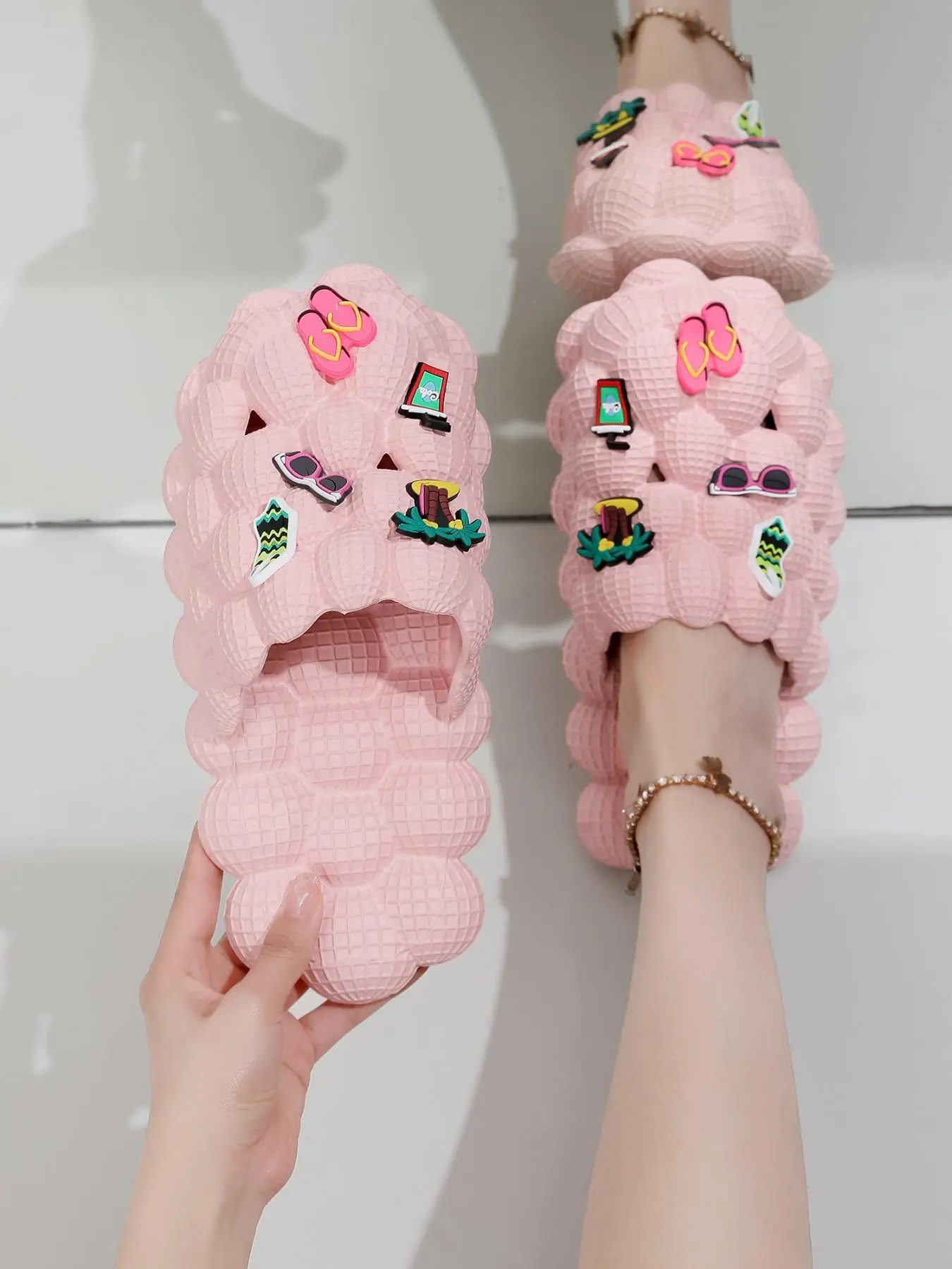 Women's Cute Cartoon Decor Slides, Casual Soft Comfortable Home Slippers, Non-slip Slippers for Indoor & Outdoor Wear