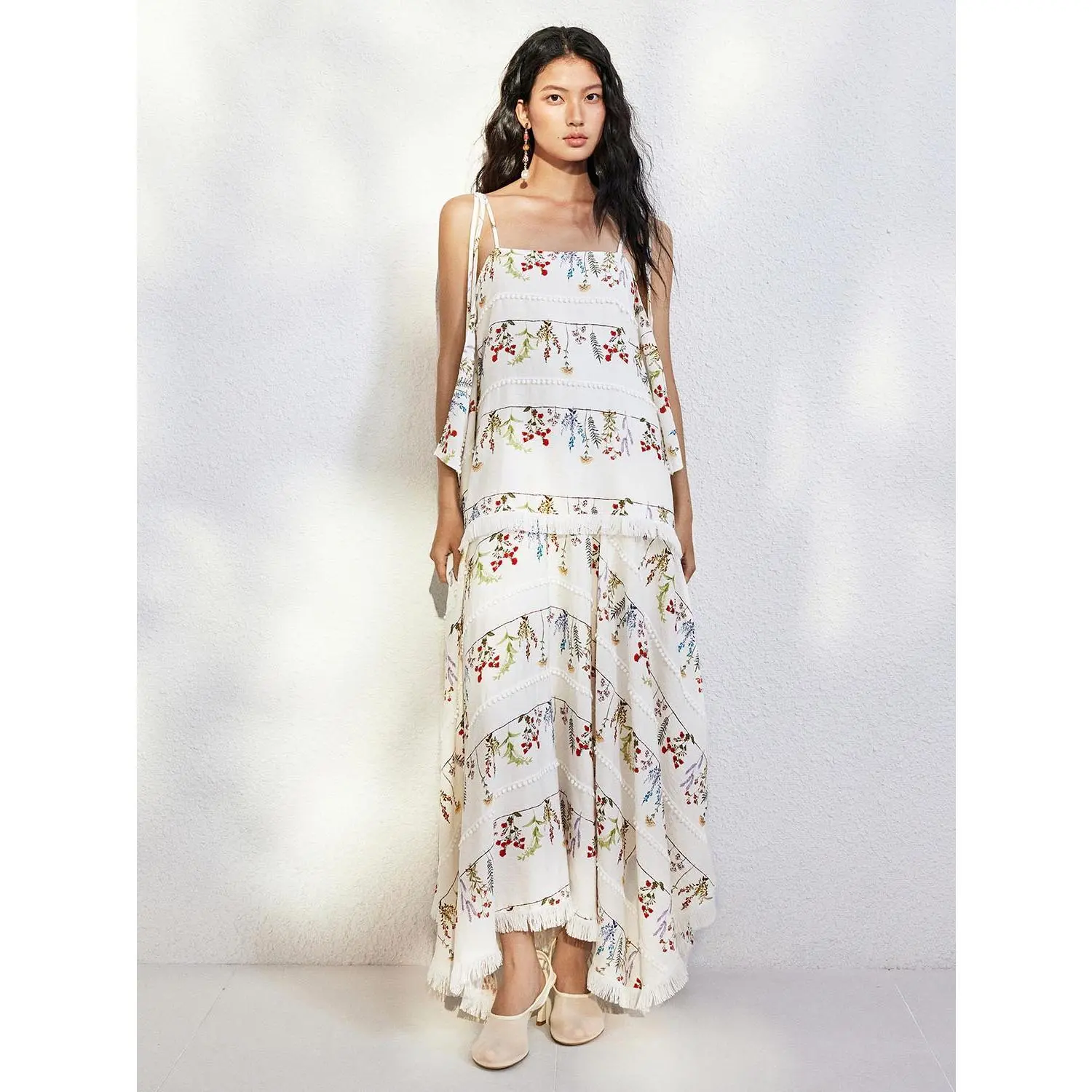 URBAN REVIVO 2026 Women's Spaghetti-Strap Armless Casual Dress - Mid-Length, Thin Basic Polyester, Lace-Accented Cami Dress, Spaghetti-Strap Casual Dresses
