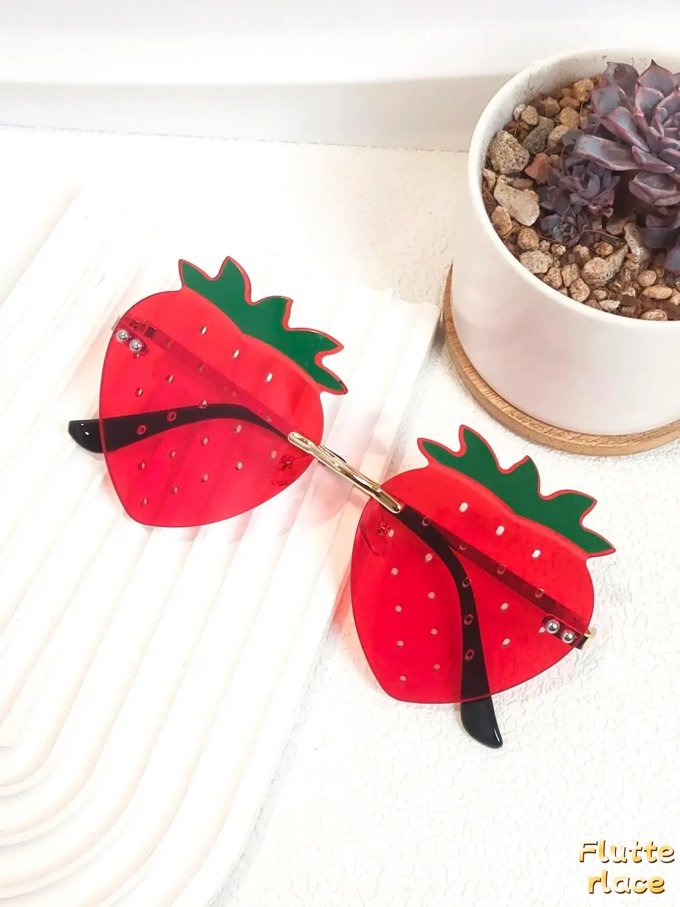 Strawberry Shaped Sunglasses for Women & Teens, Cute Fruit Inspired Trendy Fashion Shades, Y2K Aesthetic Novelty Eyewear, Lightweight UV Protection Glasses for Summer Beach, Travel & Outdoor Daily Wear