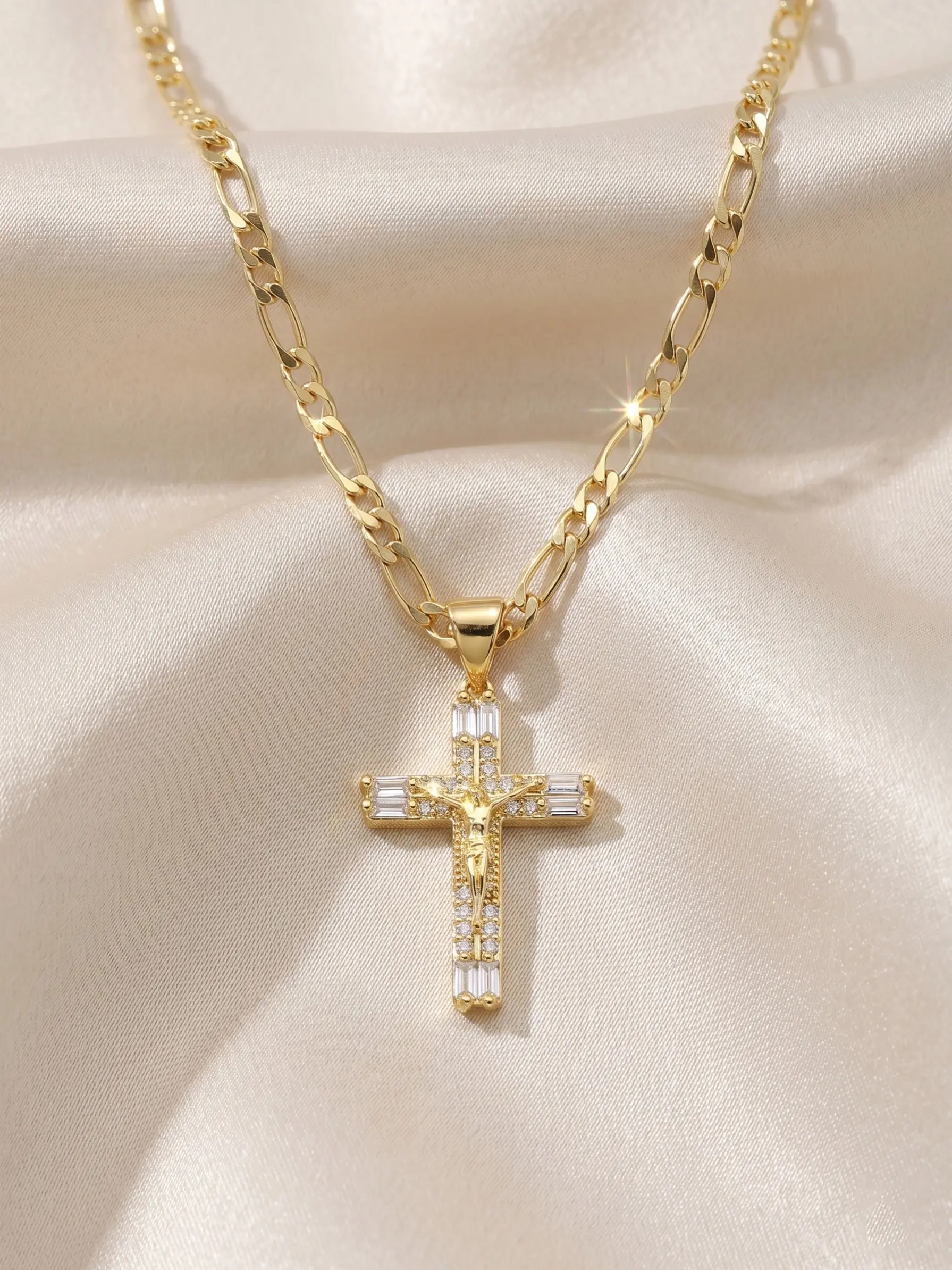 18K Gold Plated Jesus Crucifix Pendant Necklace, Copper Figaro Chain  Cubic Zirconia Inlaid Cross Necklace  Catholic Religious Jewelry, Cross Design Necklace