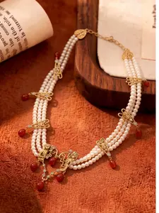 1 high-end and retro multi-layered pearl heart-shaped necklace, suitable for daily wear, vacation and dating occasions, and also a surprising and exquisite small gift.