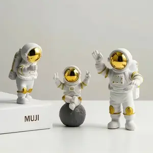 Astronaut Decorative Ornaments Set, 3-Piece Creative Mini Astronaut Models, Home Office Bedroom Desktop Decoration, Trendy Dolls, Collectible Room Decor