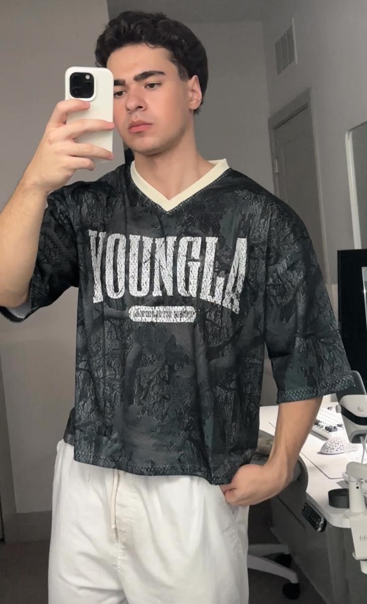 Item: Dark Tree Camo, Large