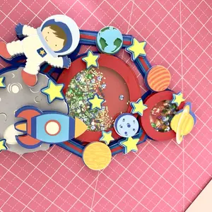 3D Cake Topper with Shaker - Astronaut-inspired caketopper