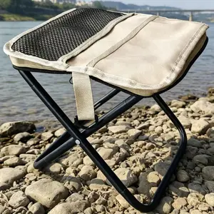 Lightweight Folding Camping Stool with Mesh Side Pocket – Breathable Seat Fabric, Reinforced Metal Frame, Anti-Slip Feet and One-Second Fold; Portable Outdoor Seat for Fishing, Hiking, Picnics and Garden; Ideal Holiday Gift