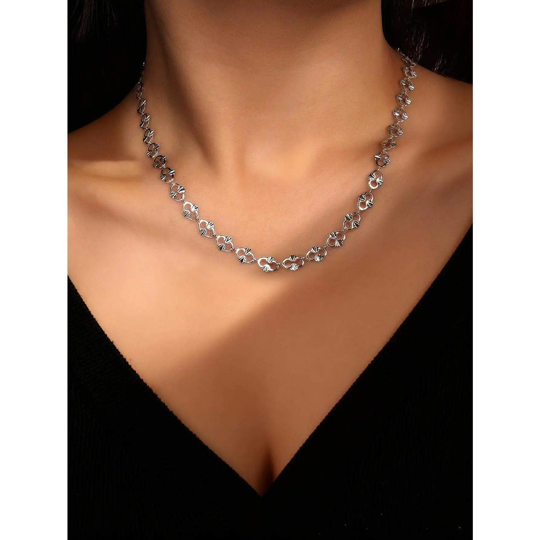 Retro Ginkgo Leaf Necklace for Women, Niche Design Stainless Steel Geometric Clavicle Chain, Daily Wear Jewelry, Stainless Steel Jewelry, Leaf Necklaces, Chain & Link, Female, No Pendant