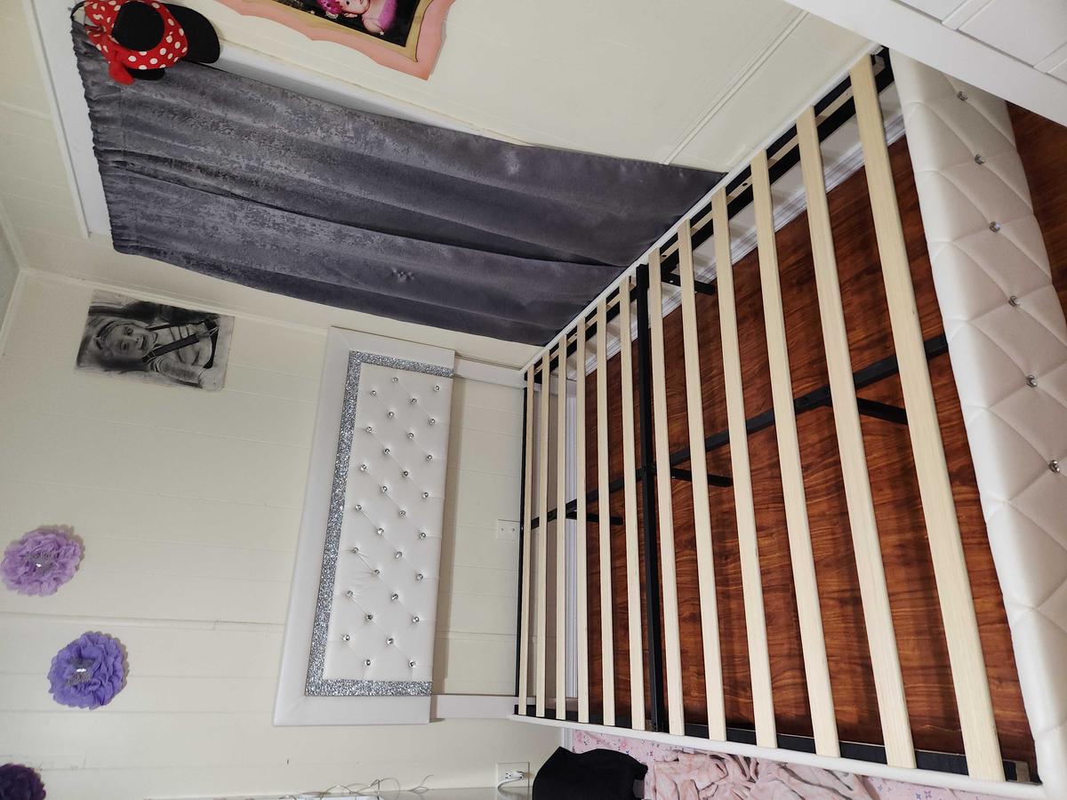 Item: Full Size White