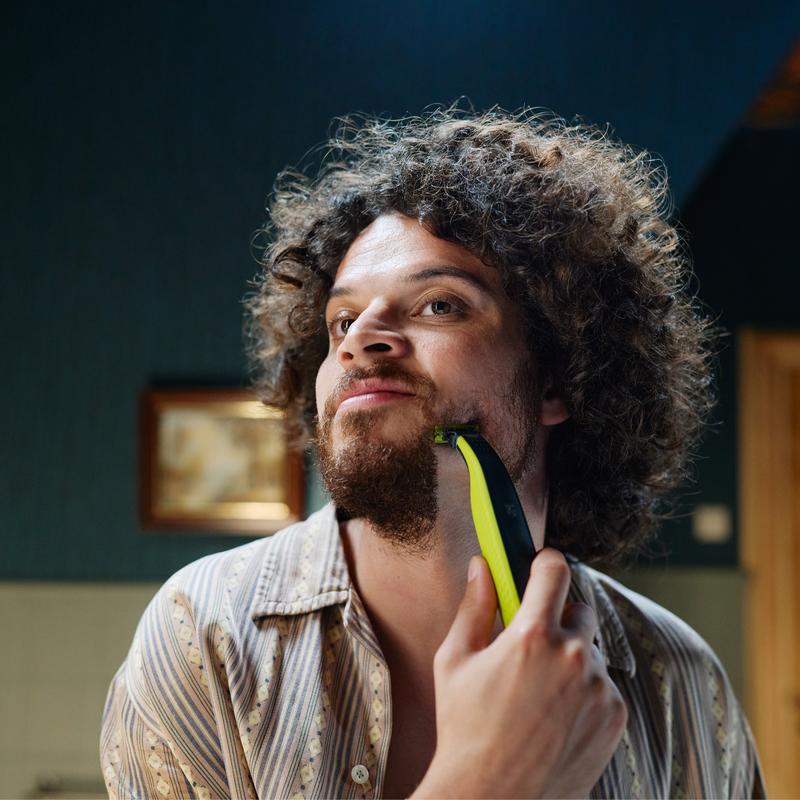 Philips Norelco OneBlade 360 Face, Electric Trimmer and Shaver, QP2724/70 Stainless Steel Stainless Steel Comb Handle