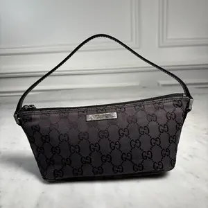 Pre-owned GUCCI Canvas Top Handle GG Boat Pochette
