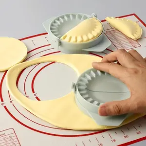Hand kneaded dumpling maker mold, household water dumpling tool, dumpling clamp mold