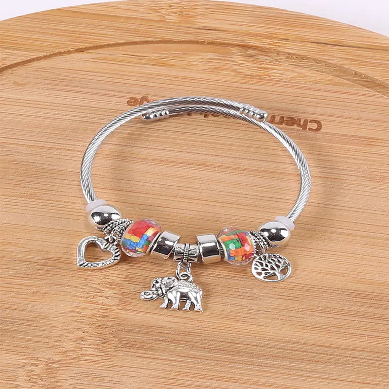 15 # YCB147 5 Elephant Pendant Yellow