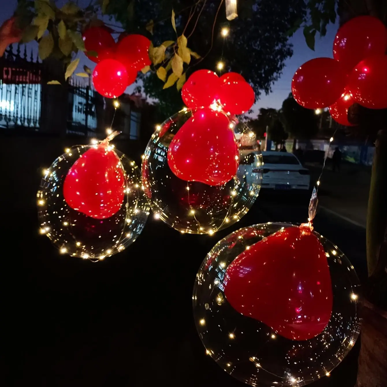 ZEDAZOOM 5pcs Luminous Bobo Heart-Shaped Balloons Set (10x10cm) with 3M Yellow LED String Lights, 20pcs Red Heart Decorations, Durable Plastic Home Supplies, Multi-Event Reuse, Batteries Not Included, No Warning Applicable for Birthdays, Weddings