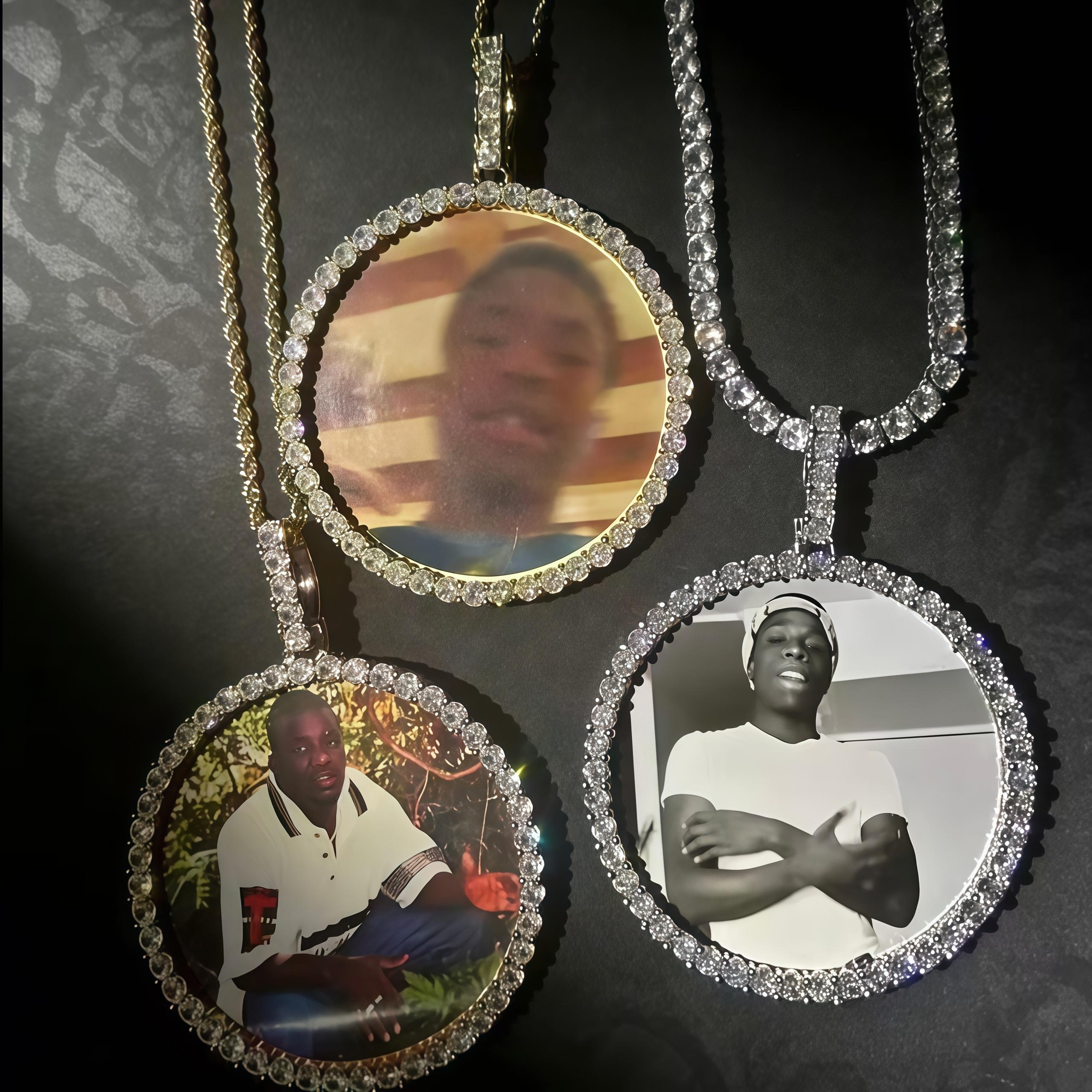 Custom Photo Necklace Circle Chain Personalized Medallion Memory Picture Pendant Solid Back Zircon Hip Hop Jewelry Free Engrave