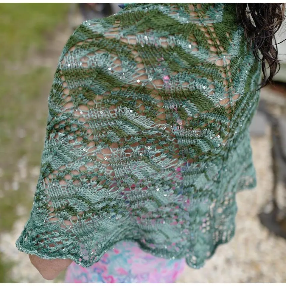 Artyarns - Kit - Beautiful Triangle Ombre Shawl Kit