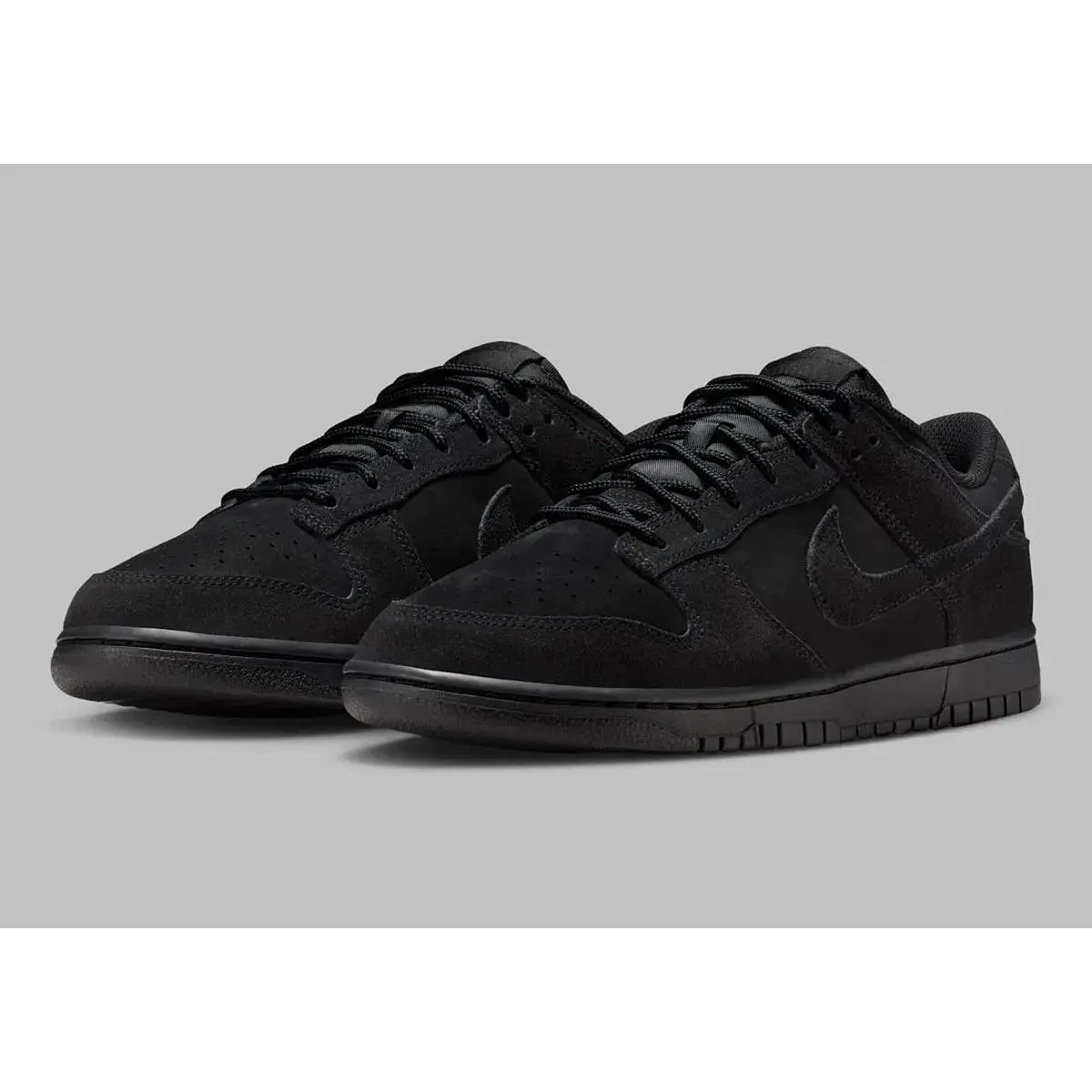 Men's Nike Dunk Low "Triple Black" IB6651-001 Fashion Athletic Sneaker