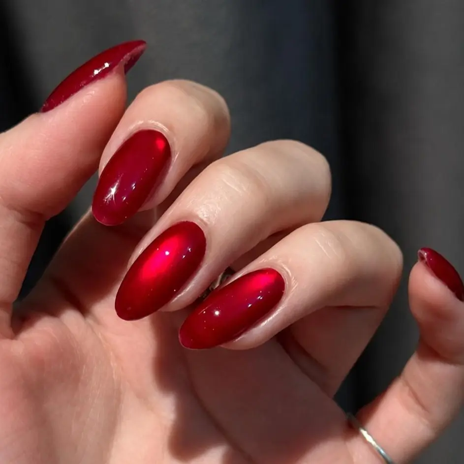 Red Cat Eye Glossy Press On Nails Medium Almond 24 pcs, Shimmer Sparkly Elegant Holiday Party Fake Nails with Nail Glue, Adhesive Tabs & Nail File, Deep Red Stick On Nails, Glam Festive Manicure Kit