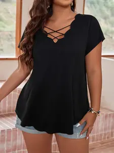 Plus Size Plain Criss Cross Hollow Out Scallop Trim V Neck Tee, Casual Short Sleeve Fitted T-shirt Top for Summer, Women's Plus Clothing for Daily Wear, Womenswear, Lady