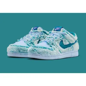 GS/Women Nike Dunk Low "Abominable Snowman" Fuzzy Blue IM7171-301 Fashion Athletic Sneaker