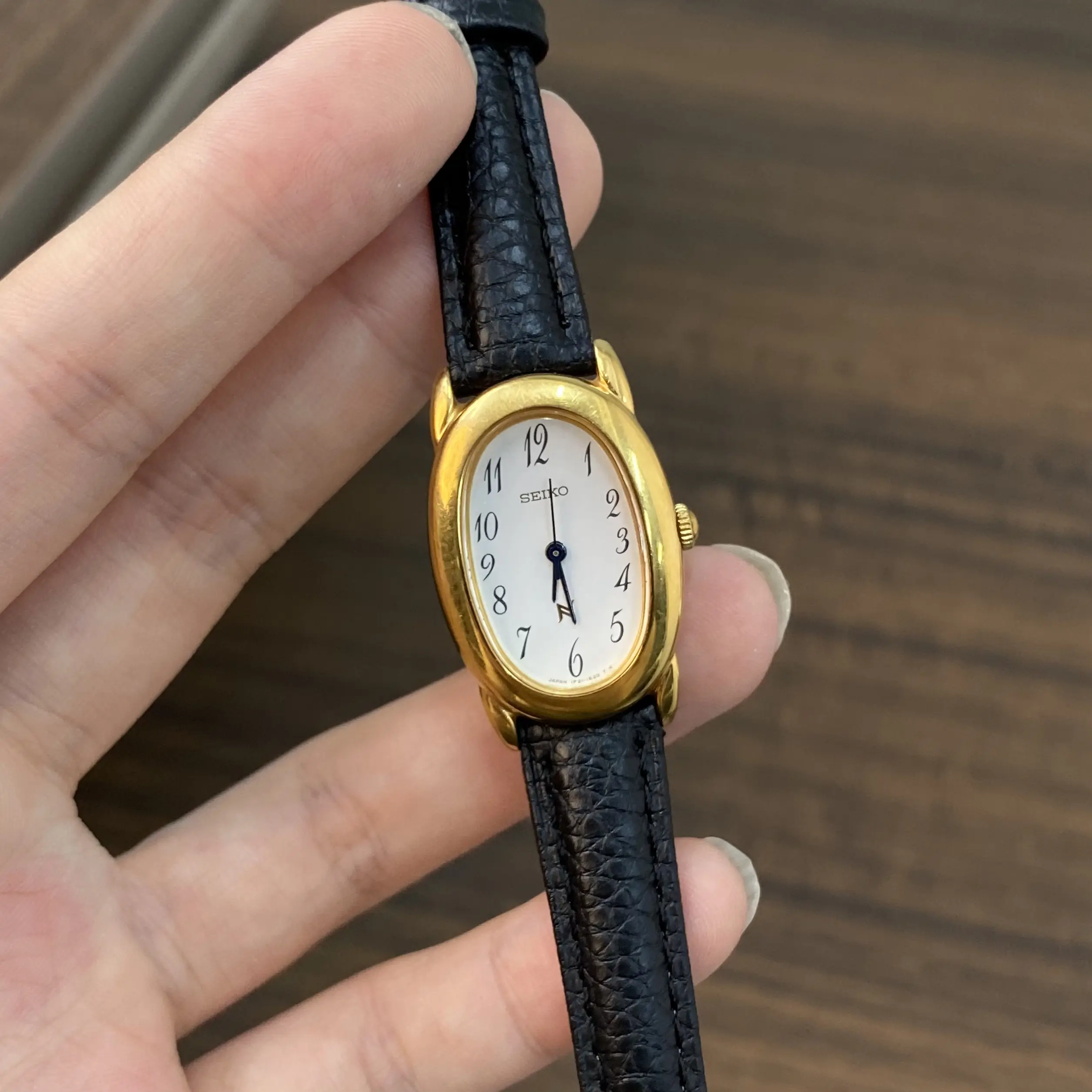 Seiko Vintaage Oval Shape Gold Plated Leather Satrap Quartz Watch