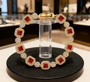 Exquisite Square Candy Bracelet Light Luxury French Design Sense Internet Celebrity Commuting Zircon Bracelet for Trendy Everyday Wear