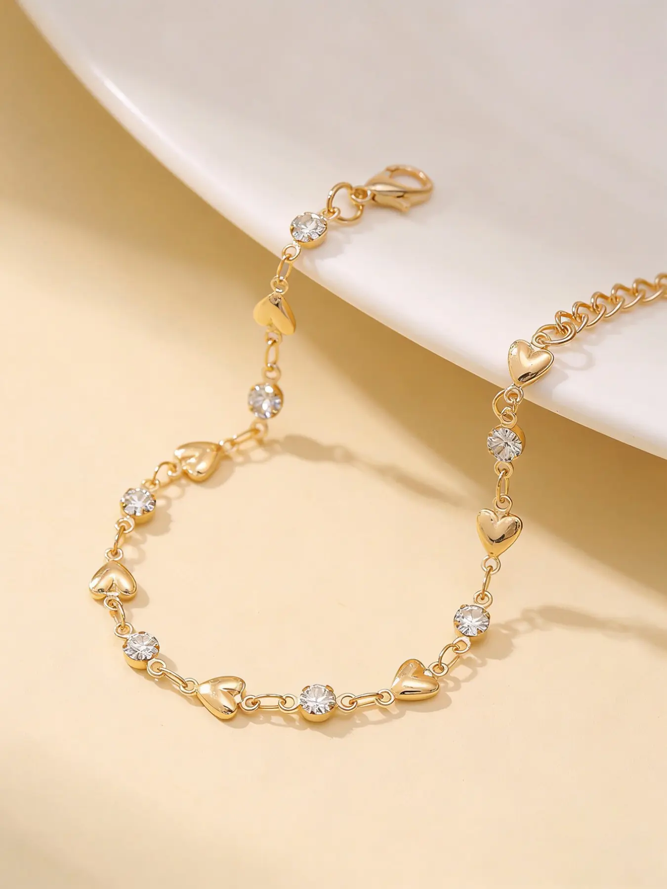 Round Diamond Hollow Peach Heart Bracelet, Elegant Jewelry Accessory, Fashionable Jewelry, Perfect Gift for Women, All Seasons, Stylish Fashion Statement