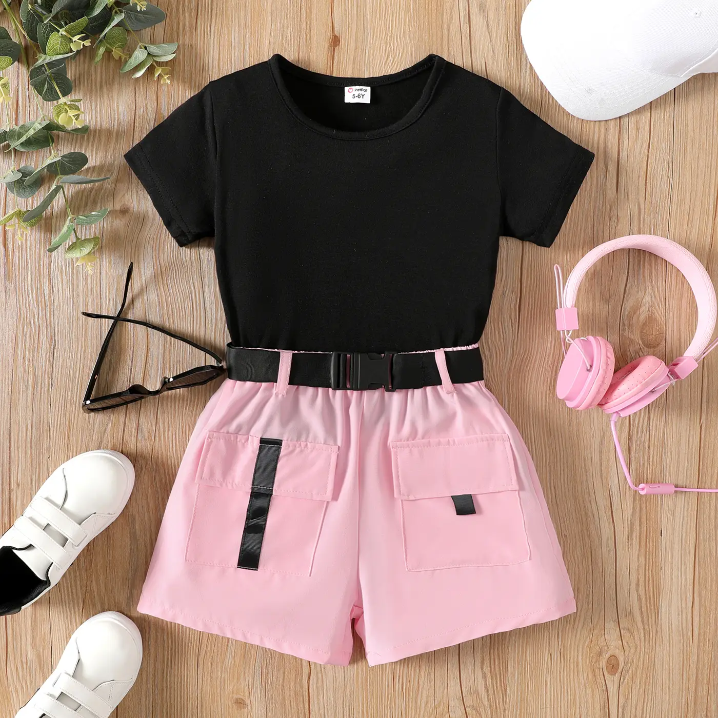 PatPat 2pcs Kid Girl Short-sleeve Tee and Pocket Design Belted Shorts Set