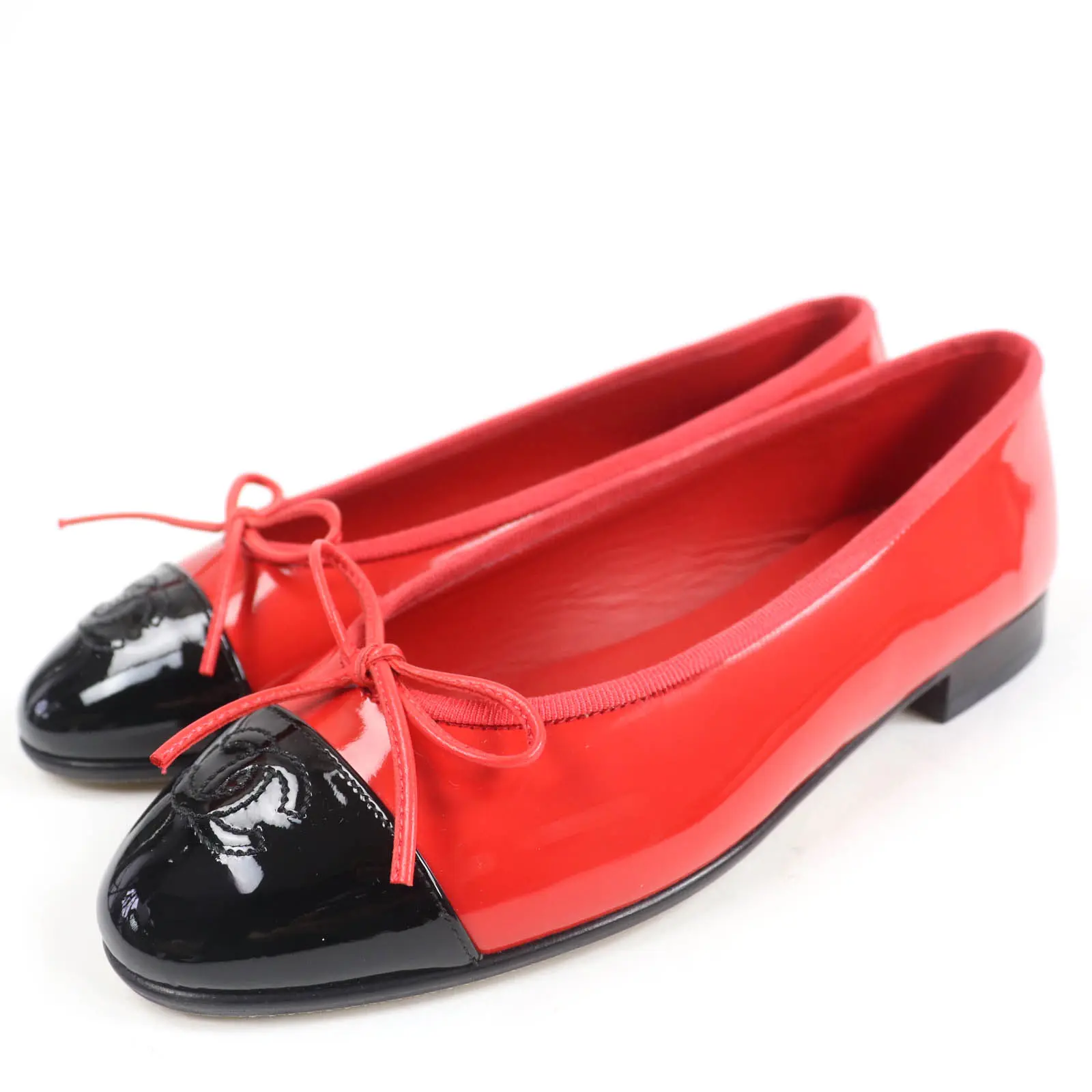 Pre-owned CHANEL Patent Leather Small Leather Goods COCO Mark Ballet Flats