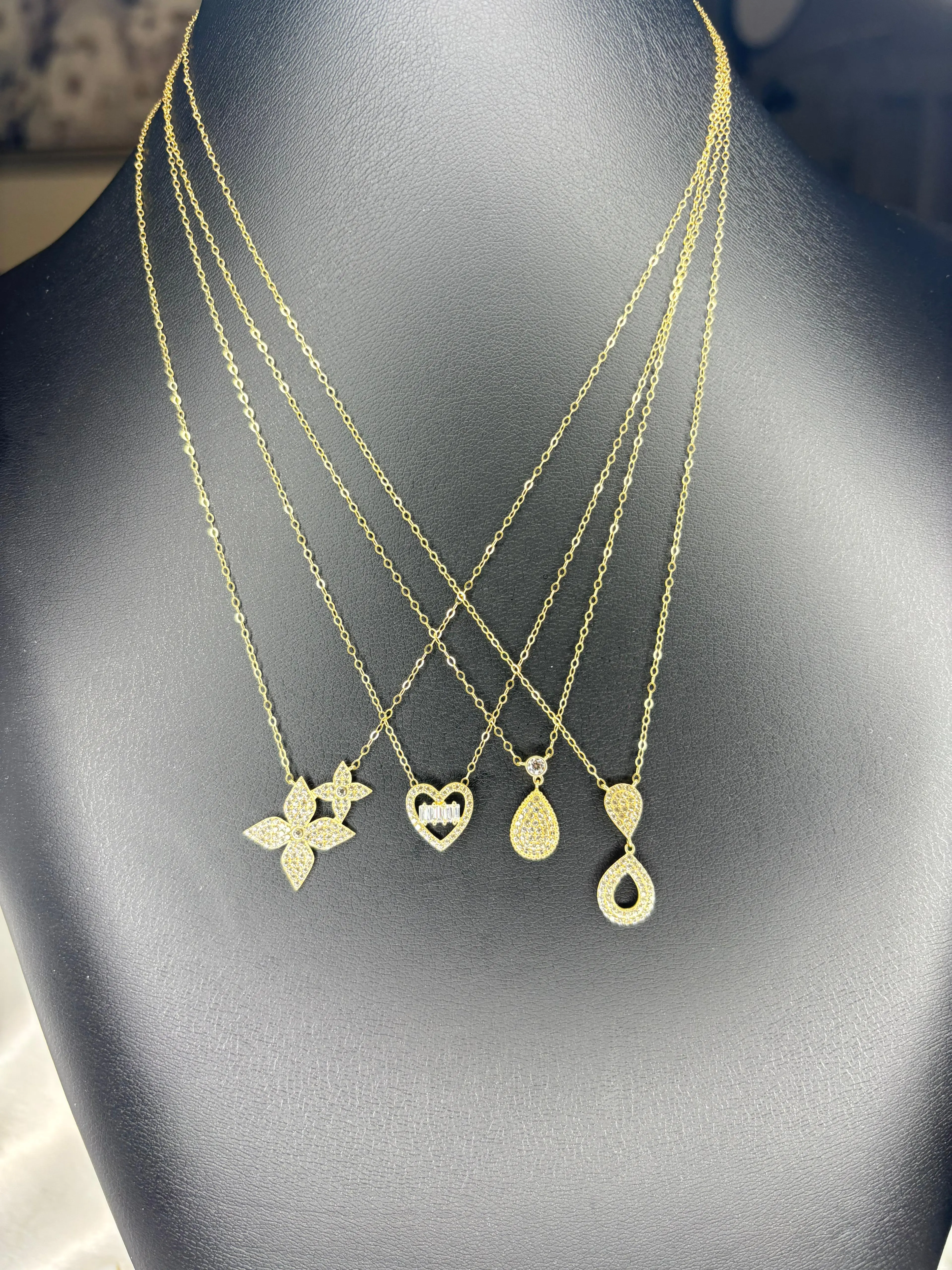 Hermosas y elegantes cadenitas en oro real 14k ,