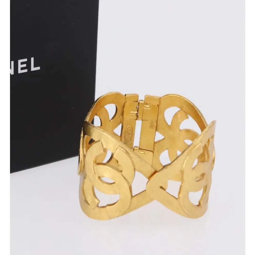 Pre-owned CHANEL CC Heart Cuff Bangle Bracelet