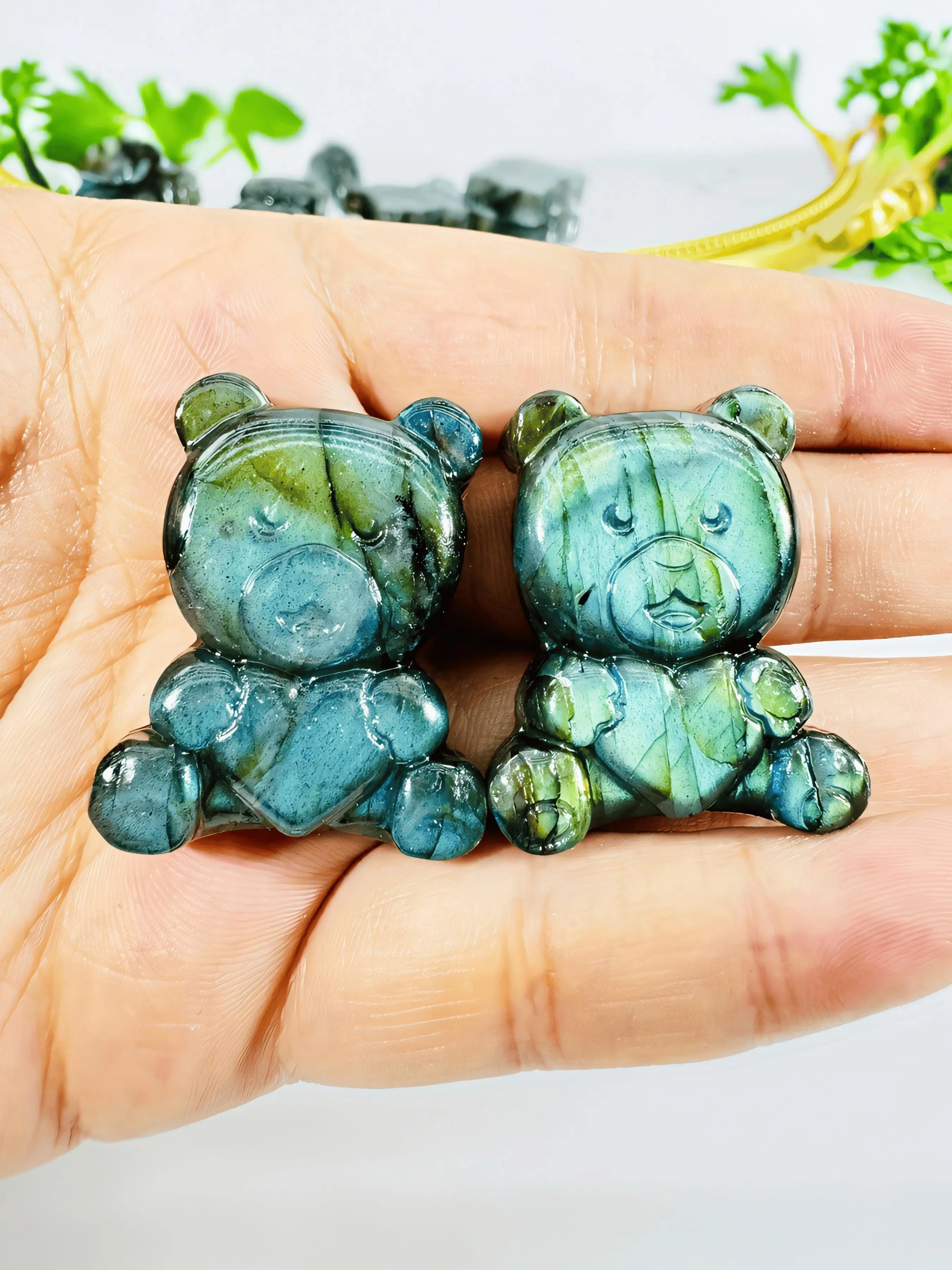 Labradorite Bear Carvings, Creative Gift Party Souvenir, Dazzling, Rainbow Shining Natural Crystal Decorations, Jewelry Accessories