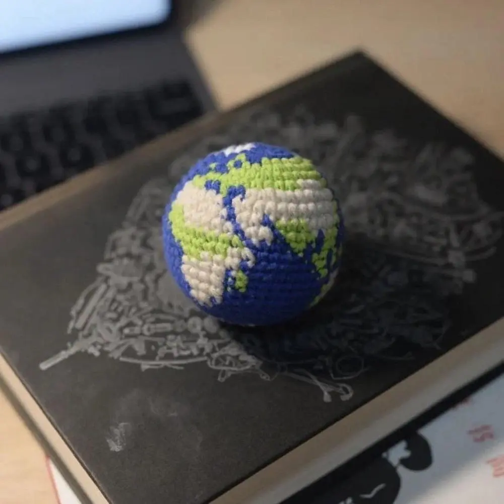 Cute Movie Project Hail Mary Cosplay 1-Piece Woolen Hook-Crocheted Globe Earth Motif Keychain - Backpack Accessory Decoration, Toys & Hobbies DIY Specialty Supply