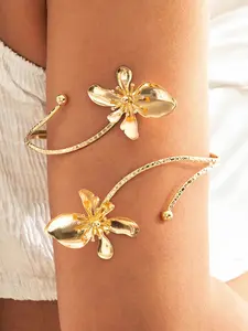 Bohemian Style Metal Flower Leaf Wrap Bracelet, Irregular Open Bangle Arm Ring for Women, Boho Style Jewelry, Perfect for Vacation Party Unique Design