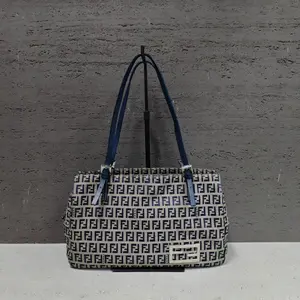 Pre-owned FENDI Canvas Shoulder Bags 7.8'' R2859 Shoulder Bag C14304802808 0318 T2 Betsy