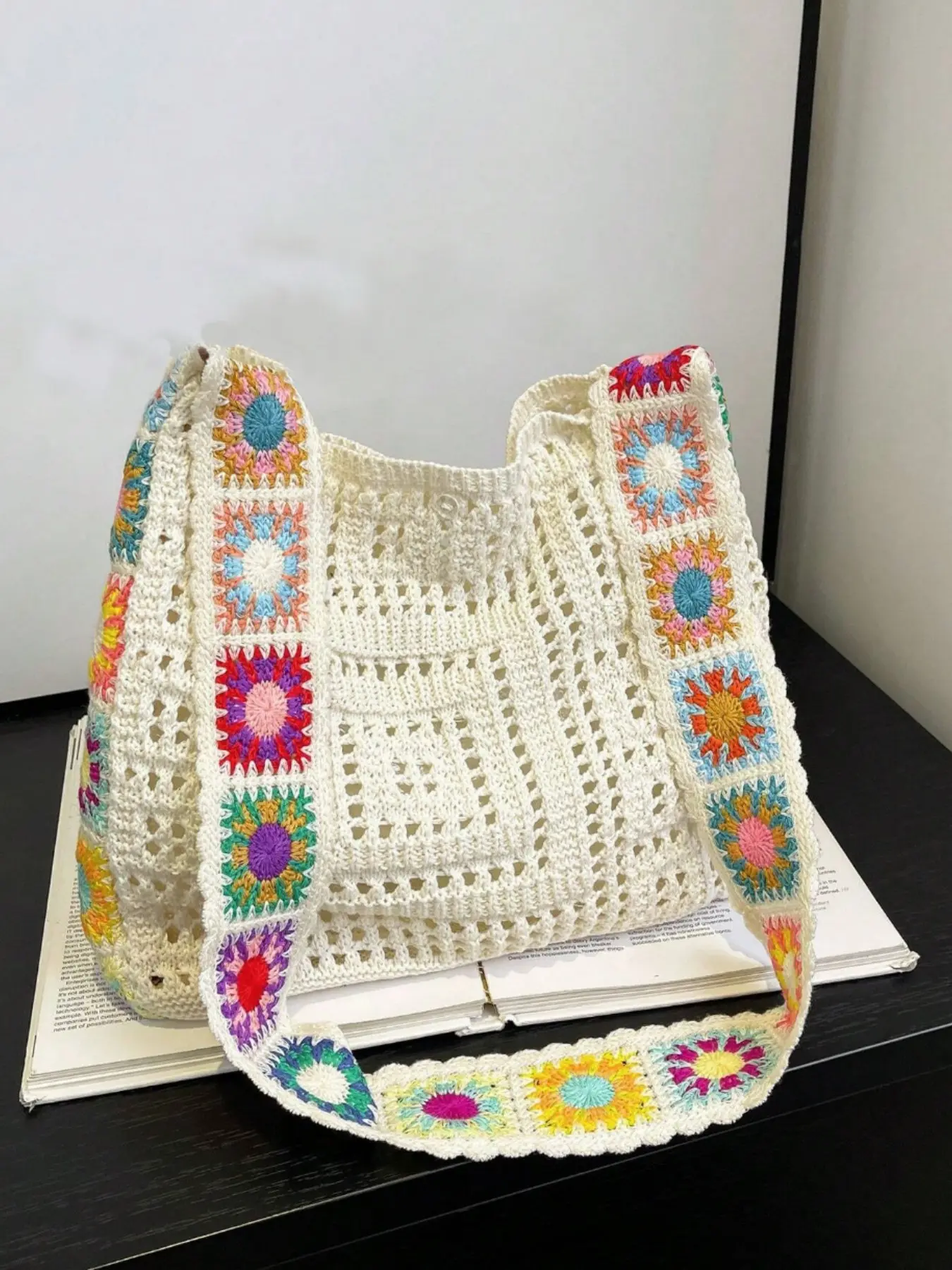 Retro artistic style texture single shoulder cross bag, relaxed hook woven tote bag, Crossbody Tote Bag, Casual fashion bag, can accommodate tablets and files, suitable for commuting, shopping, and gatherings