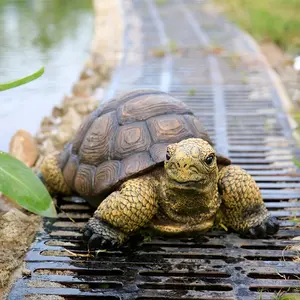 1pc Exquisite Turtle Statue Decoration, Resin Handicraft, Artistic Simulation Animal Sculpture, Suitable for Outdoor Gardens, Courtyards, Ponds - Independence Day Decoration, Weather-Resistant, Durable, and Colorful Decoration