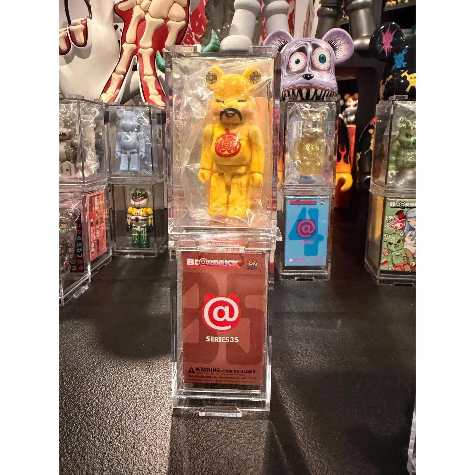 Bearbrick Series 35 Super secret 100% ACU