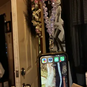 Sparkling Beaded Phone Wrist Strap - Stylish Cellphone Lanyard Chain with Bracelet Design for Women,  Fashionable Wristlet for Smartphones, Valentine's Day Gifts