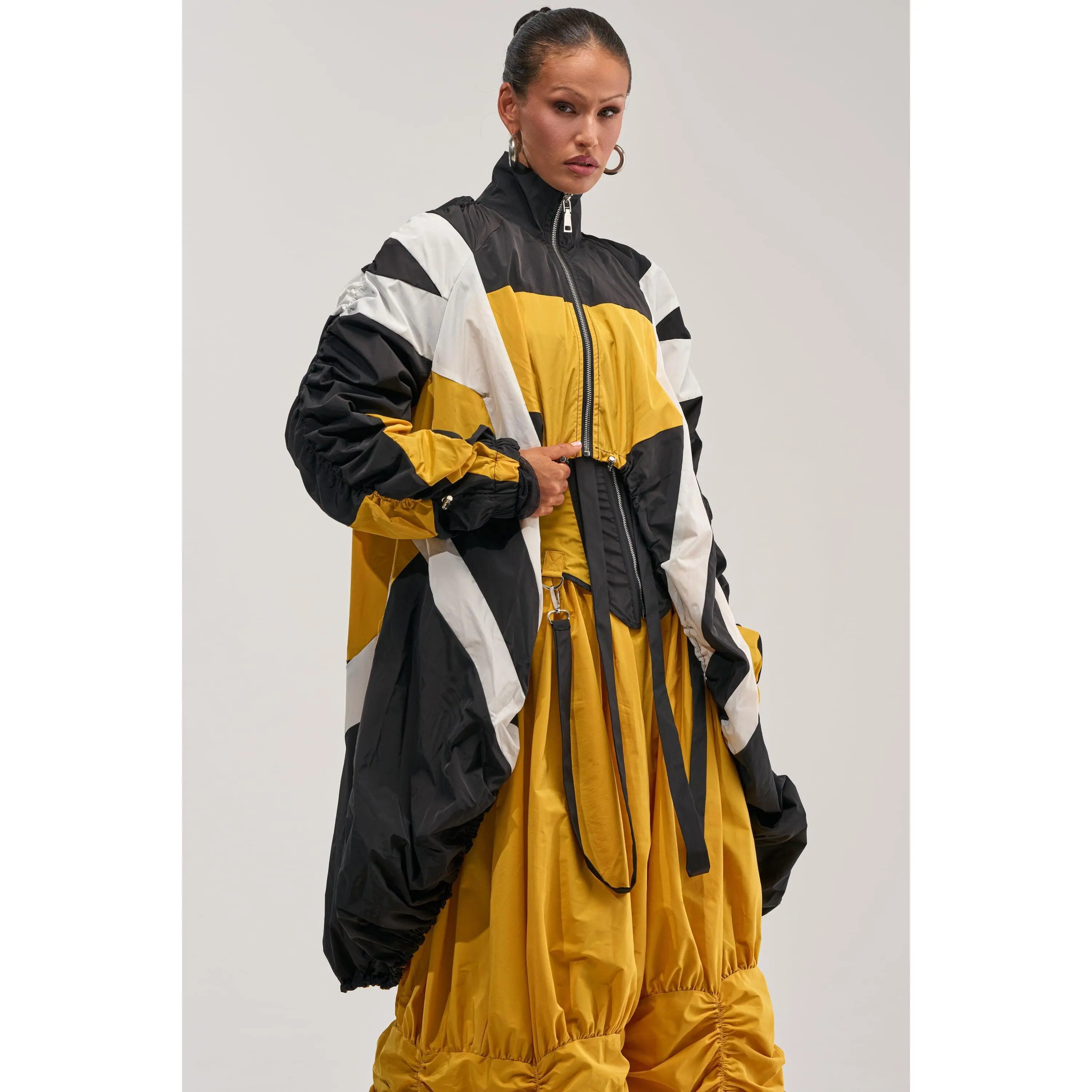 DON'T MIND ME HIGH LOW WINDBREAKER IN YELLOW