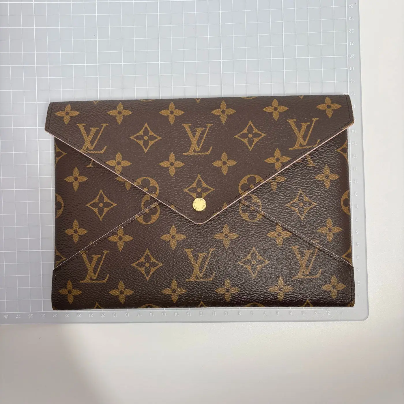 Pre-owned france Clutches & Wristlets LV Monogram Clutch（SZ 62149）