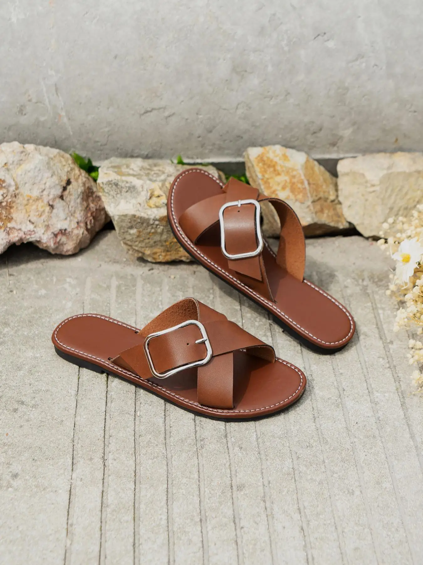 Summer 2024 Minimalist Casual Plain Criss Cross Design Round Toe Slide Sandals, Girls Birthday Gift, Fashionable Buckle Design Sandals for Women