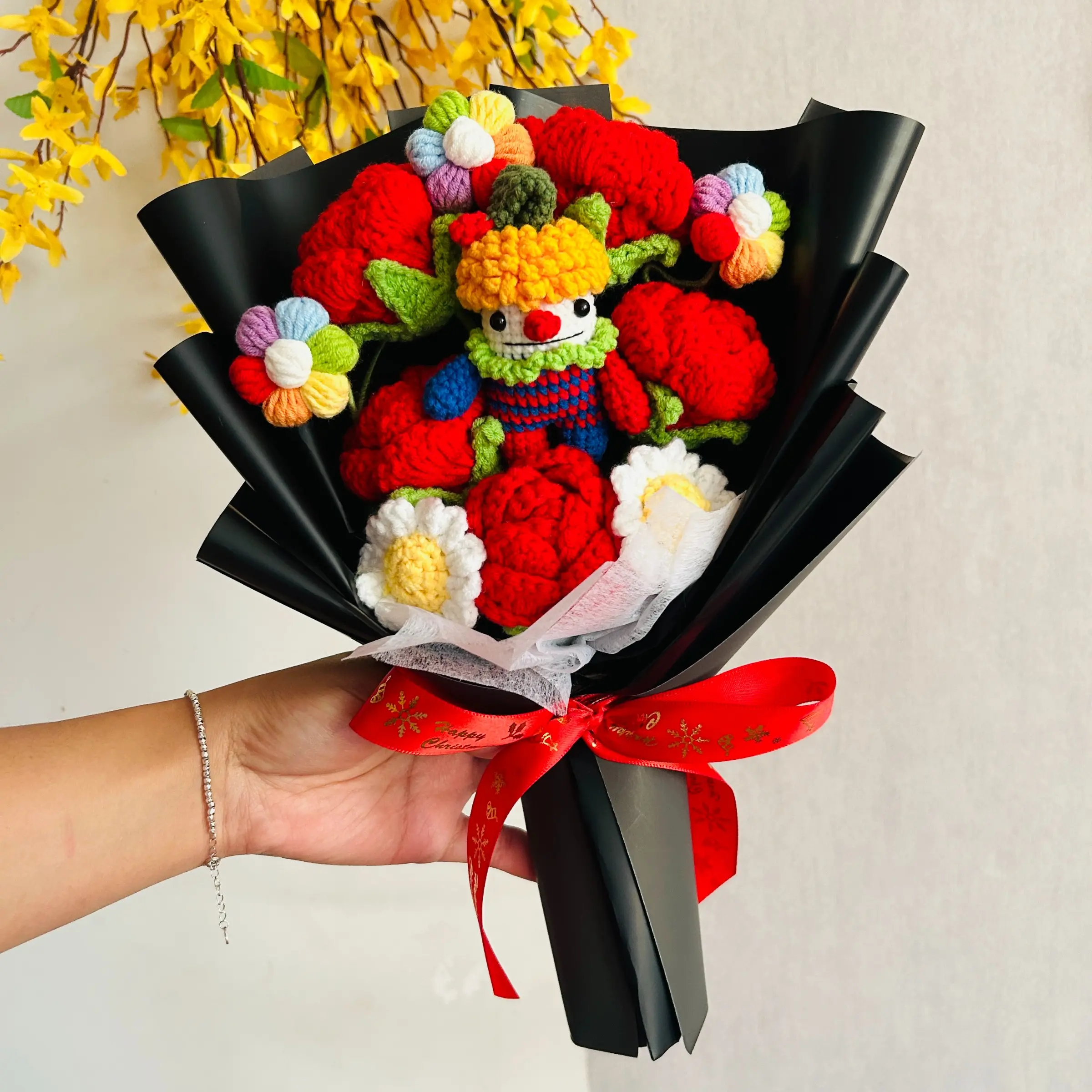 Handmade Knitted Rose Clown Doll Bouquet, Mother's Day Friend Lover Party Gift, Fake Flower Arrangement, Anniversary Present with Packaging