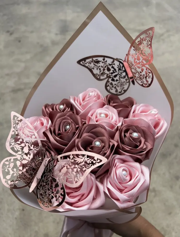 Pink eternal rose bouquet 12 roses