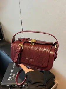 1pcValentine's Day Ladies' Embellished shoulder bag is fashionable, simple, casual, and retro, suitable for daily commuting, shopping, dating, gift giving, versatile autumn and winter styles, Everyday Crossbody Bag, Commuter Crossbody Bag