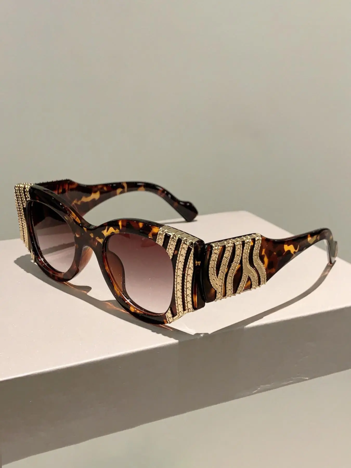 Vintage Trendy Sunglasses, High Quality Sunglasses, Fashionable Sunglasses, Retro Punk Style Sunglasses for Everyday Use, Fashion Accessories for Outdoor Activities, Trendy Styling Sunglasses, Street Style Sunglasses, Trendy Casual Sunglasses
