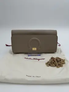 Pre-owned SALVATORE FERRAGAMO Leather Wallet Gancini City on Chain