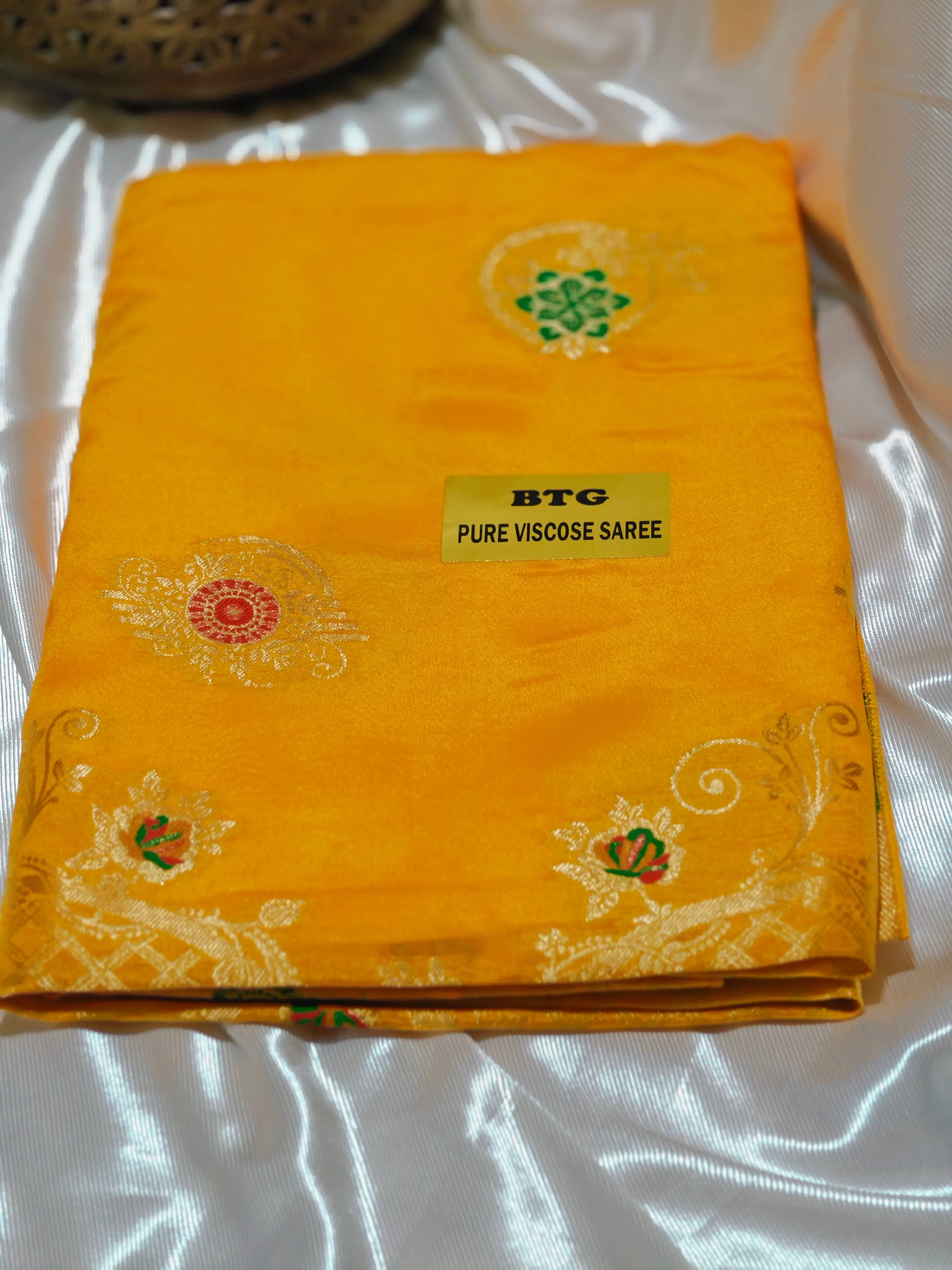 Laddu Pila Color Party Wear Pure Viscose Saree