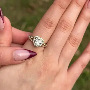 heart shape dual shank sirconia ring size 6 to 9