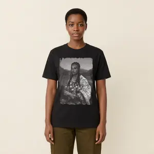 Women's Mama Lisa Monochrome Mid-Weight T-shirt Front Print