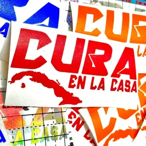 Cuba en la casa - Vinyl Sticker (Waterproof / Fade Resistant)